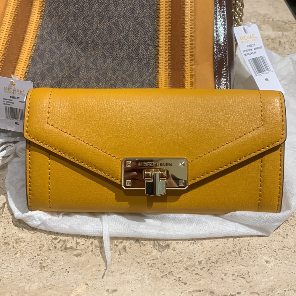 NWT Michael Kors Kingsley Marigold set - Picture 6 of 8